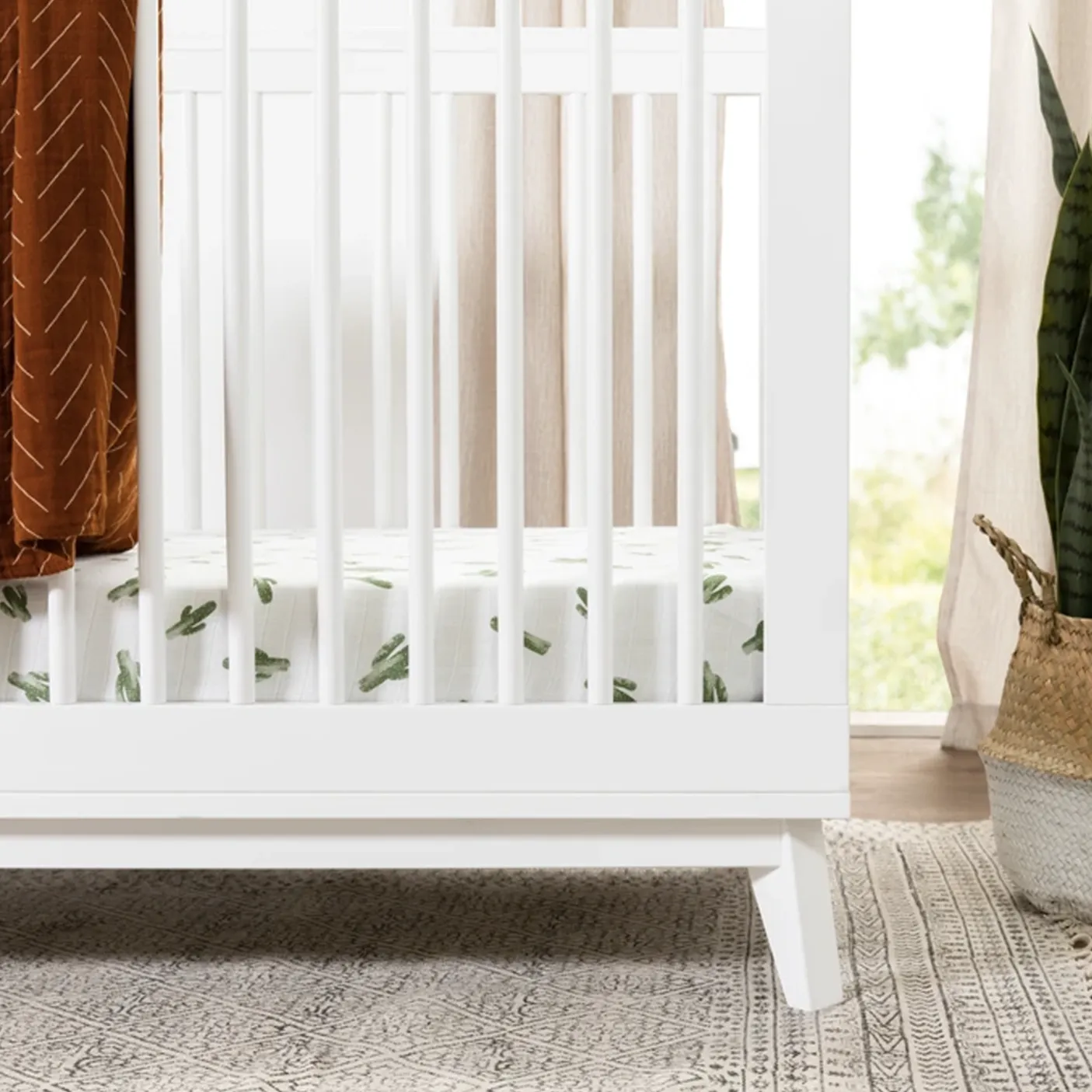 BABYLETTO Scoot 3-in-1 Convertible Crib