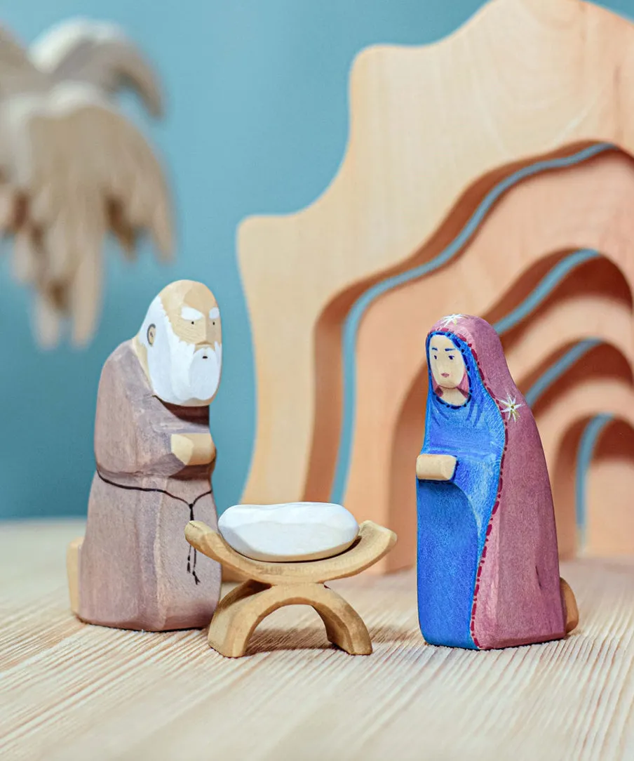 Bumbu Wooden Baby Jesus and Crib Nativity Figure